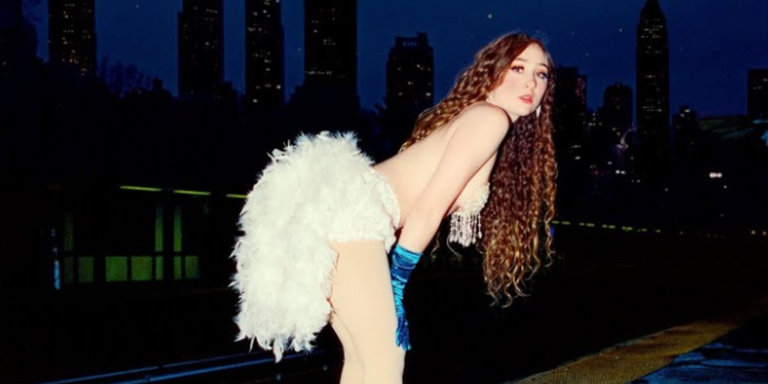 Naked in Manhattan - Chappell Roan