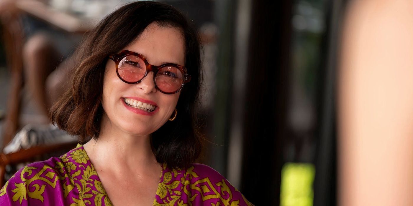 Parker Posey as Victoria Ratliff in The White Lotus Season 3.