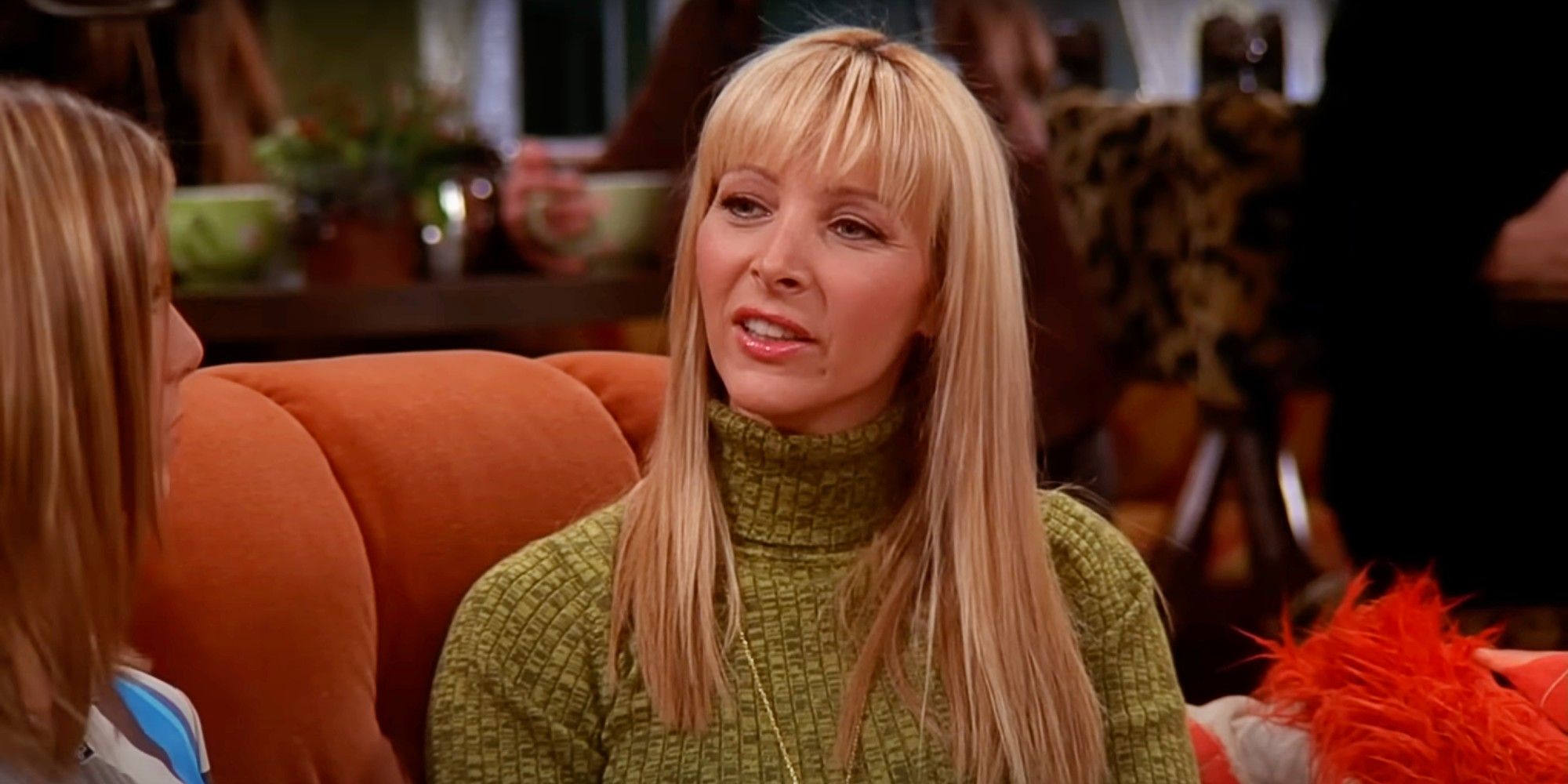 Phoebe Buffay talking to Rachel at Central Perk in Friends Season 8