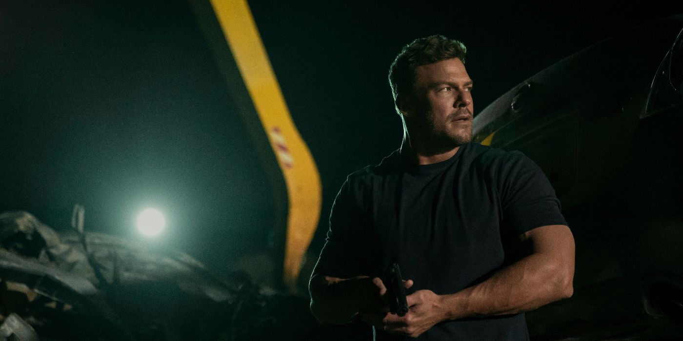Alan Ritchson in Reacher Season 3.