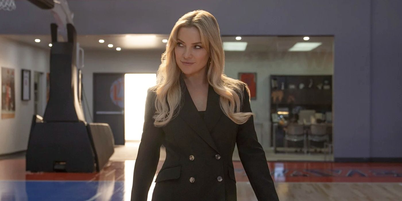 Kate Hudson as Isla Gordon in Running Point