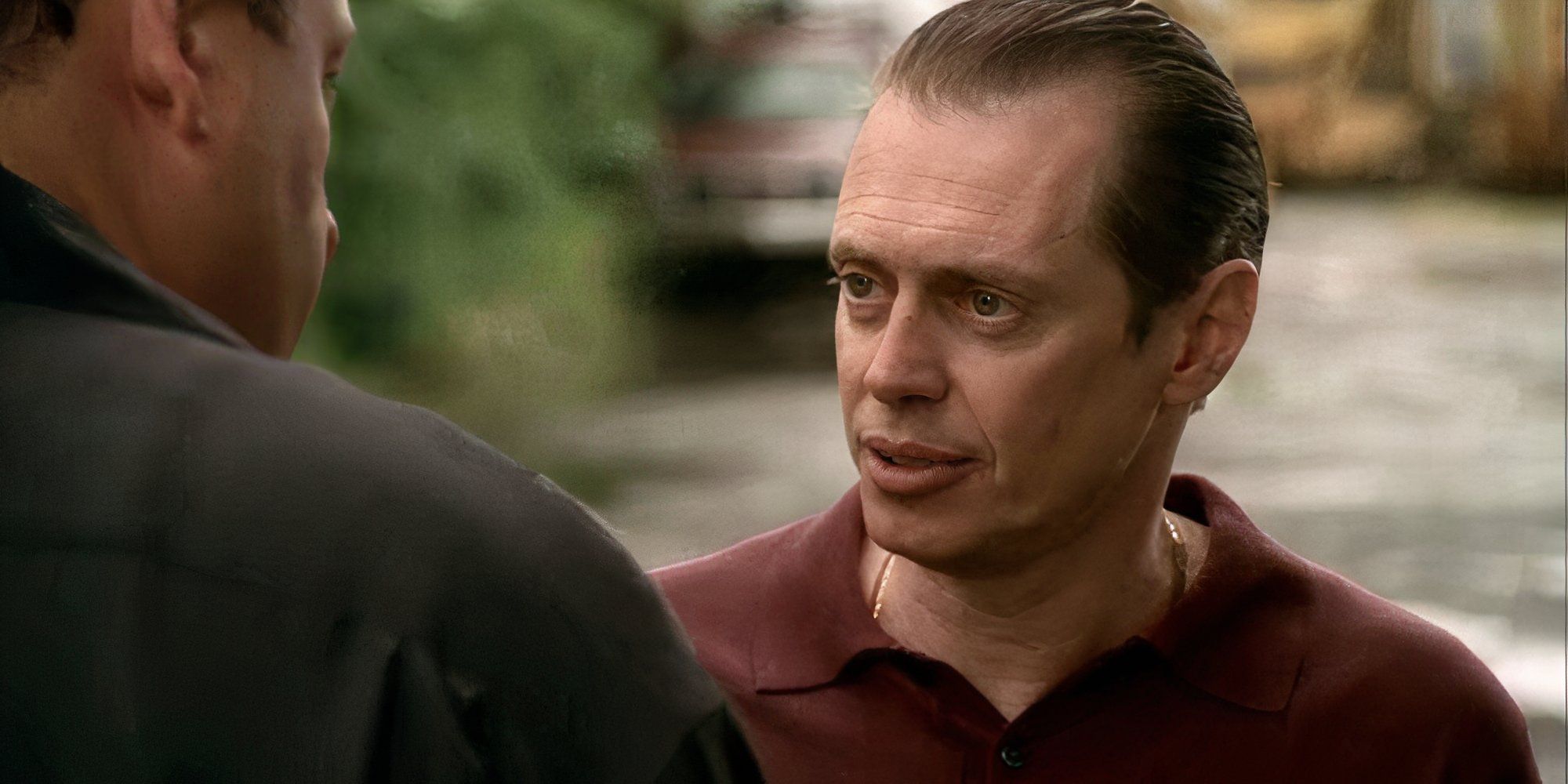 Steve Buscemi talking to James Gandolfini who has his back to the camera in The Sopranos