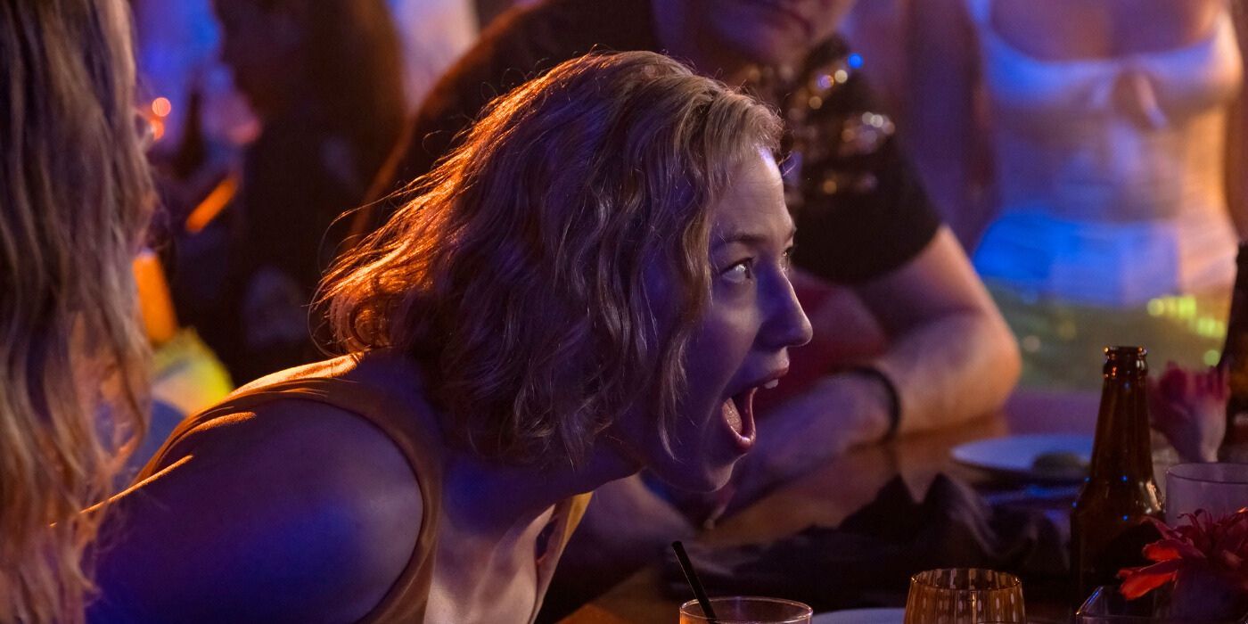 Carrie Coon as Laurie yelling at someone off-screen in The White Lotus Season 3, Episode 5.