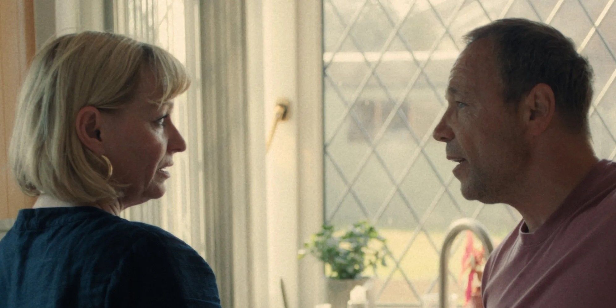 adolescence-episode-4-mr-and-mrs-miller-in-the-kitchen