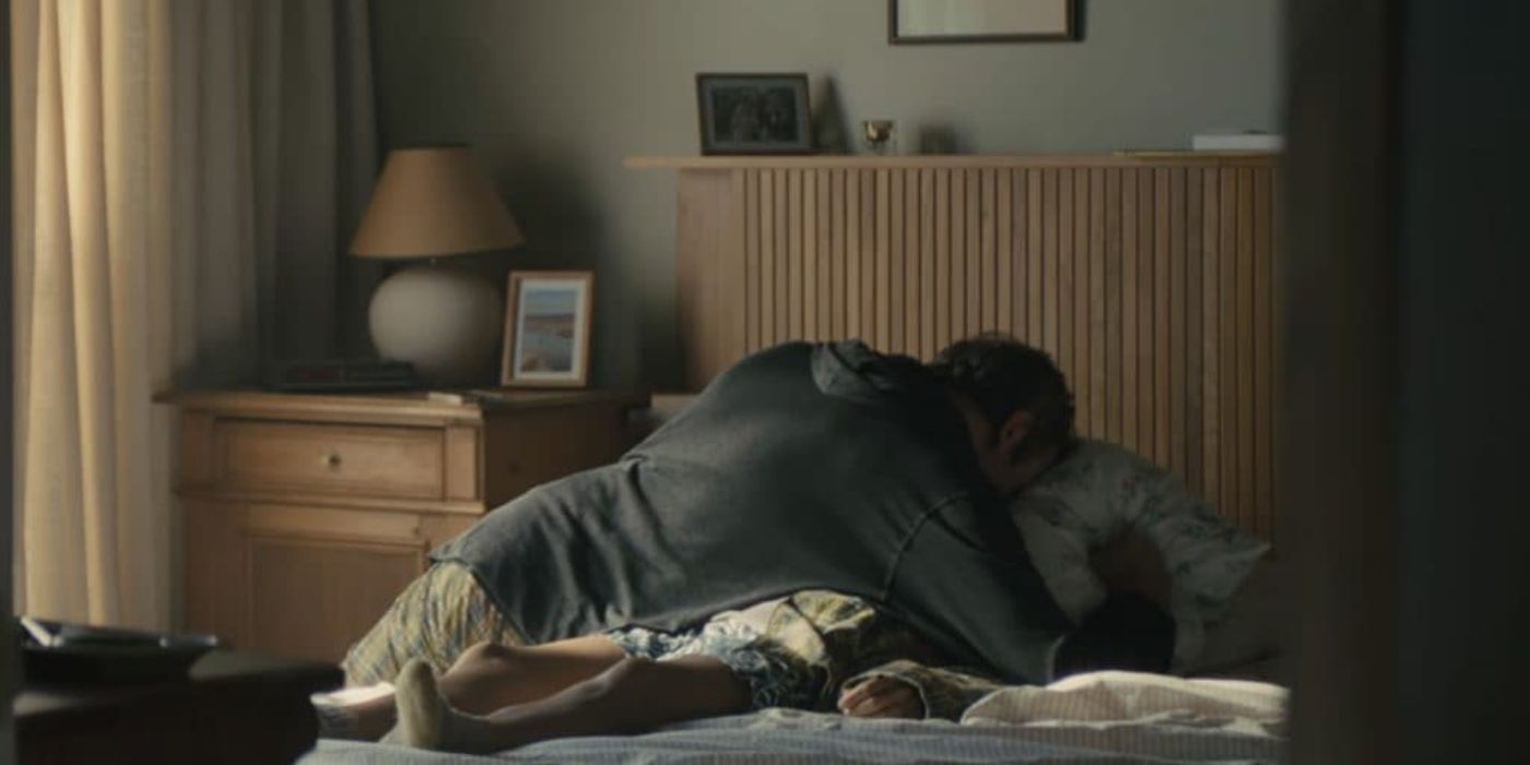 Chris O'Dowd's Mike smothers Rashida Jones' Amanda with a pillow in Black Mirror's Common People.