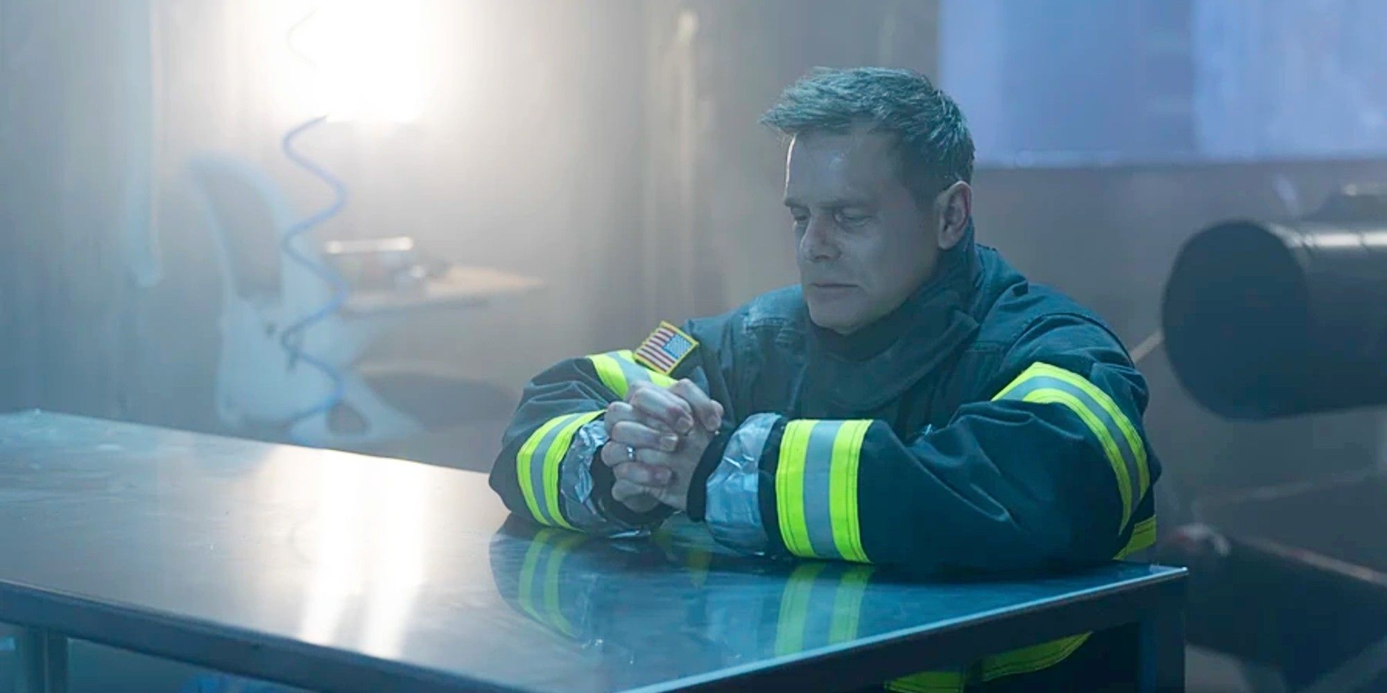 Bobby Nash praying while he dies in 9-1-1 Season 8