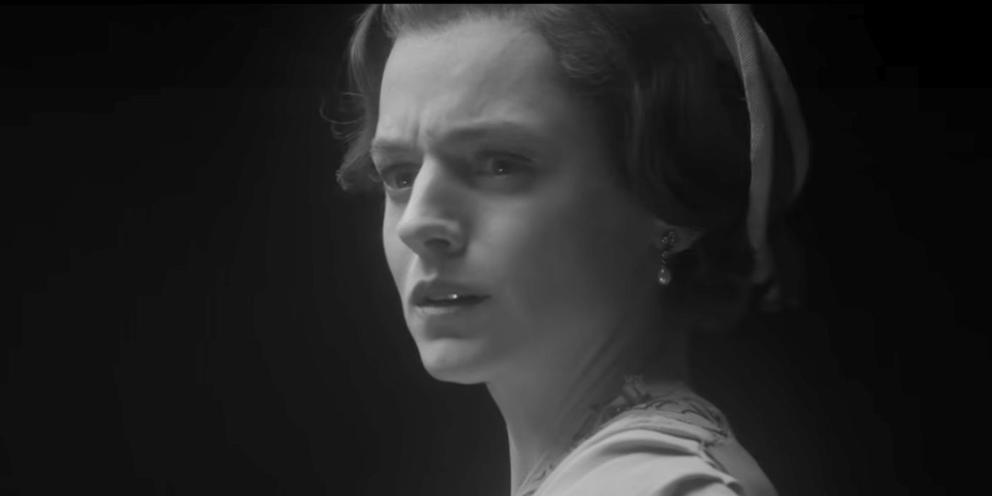 Clara Ryce (Emma Corrin) regaining her memories as Dorothy Chambers in &lsquo;Black Mirror&rsquo; Season 7, Episode 3, &ldquo;Hotel Reverie.&quot;