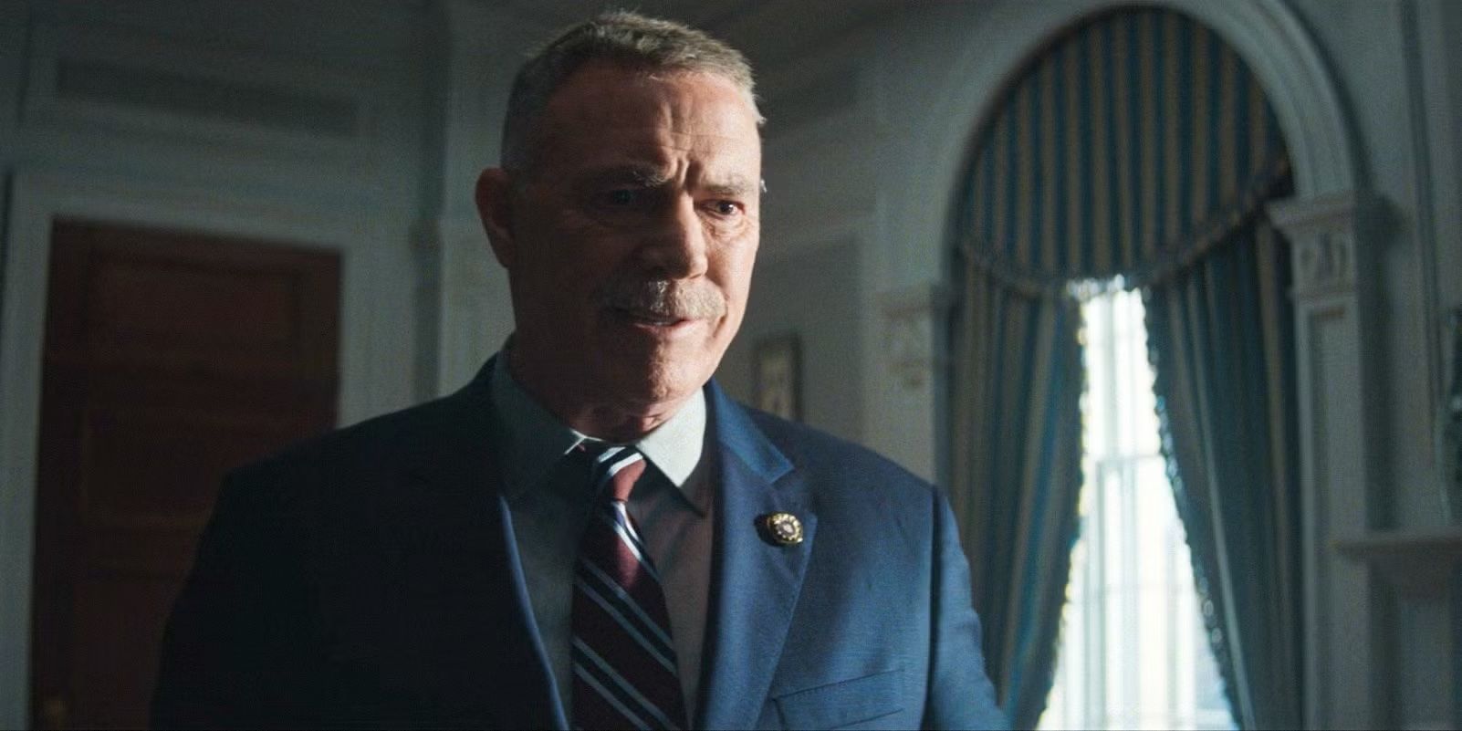 Commissioner Gallo Being Threatened By Mayor Fisk in Daredevil: Born Again.