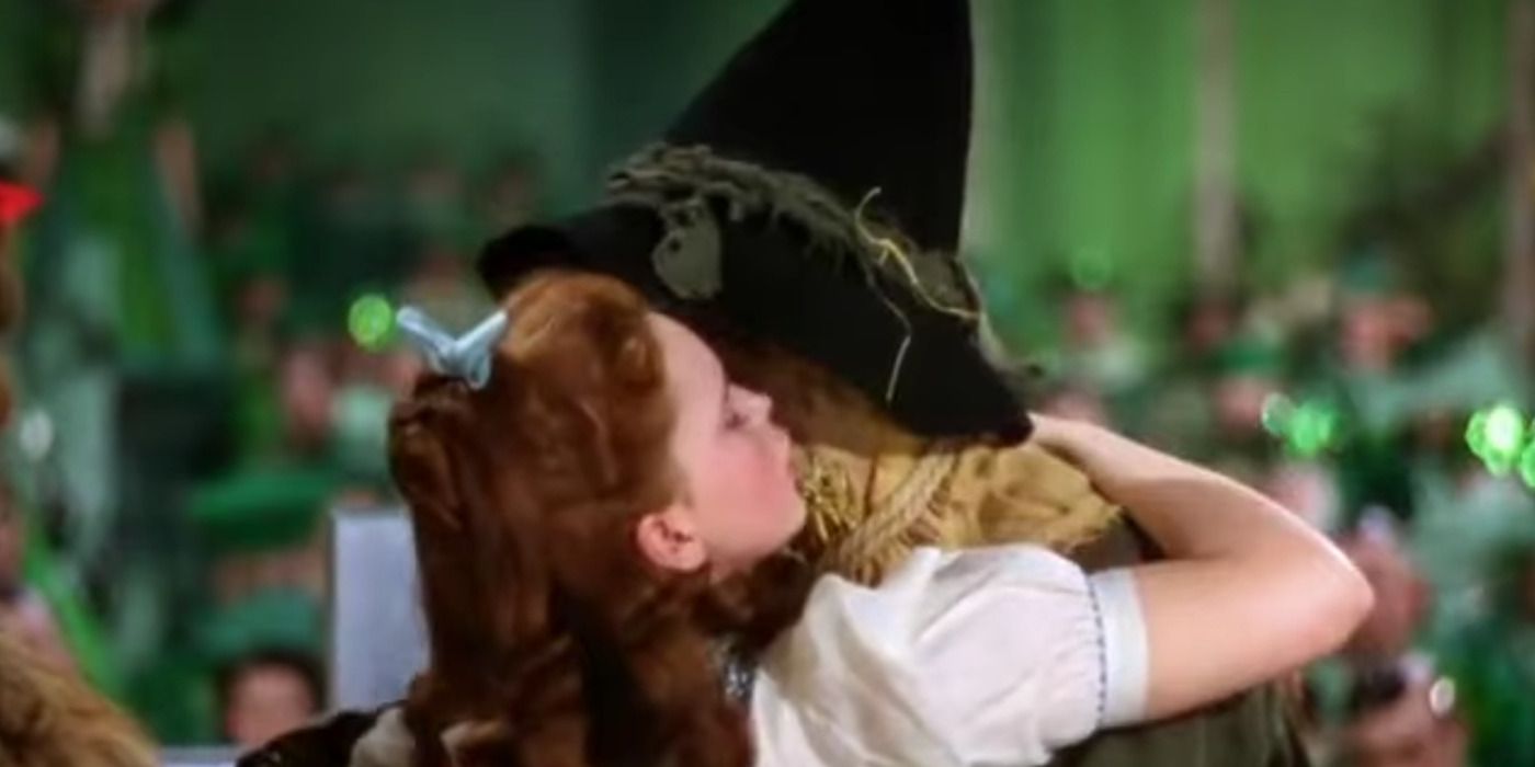 Dorothy hugging the Scarecrow in &lsquo;The Wizard of Oz&rsquo;