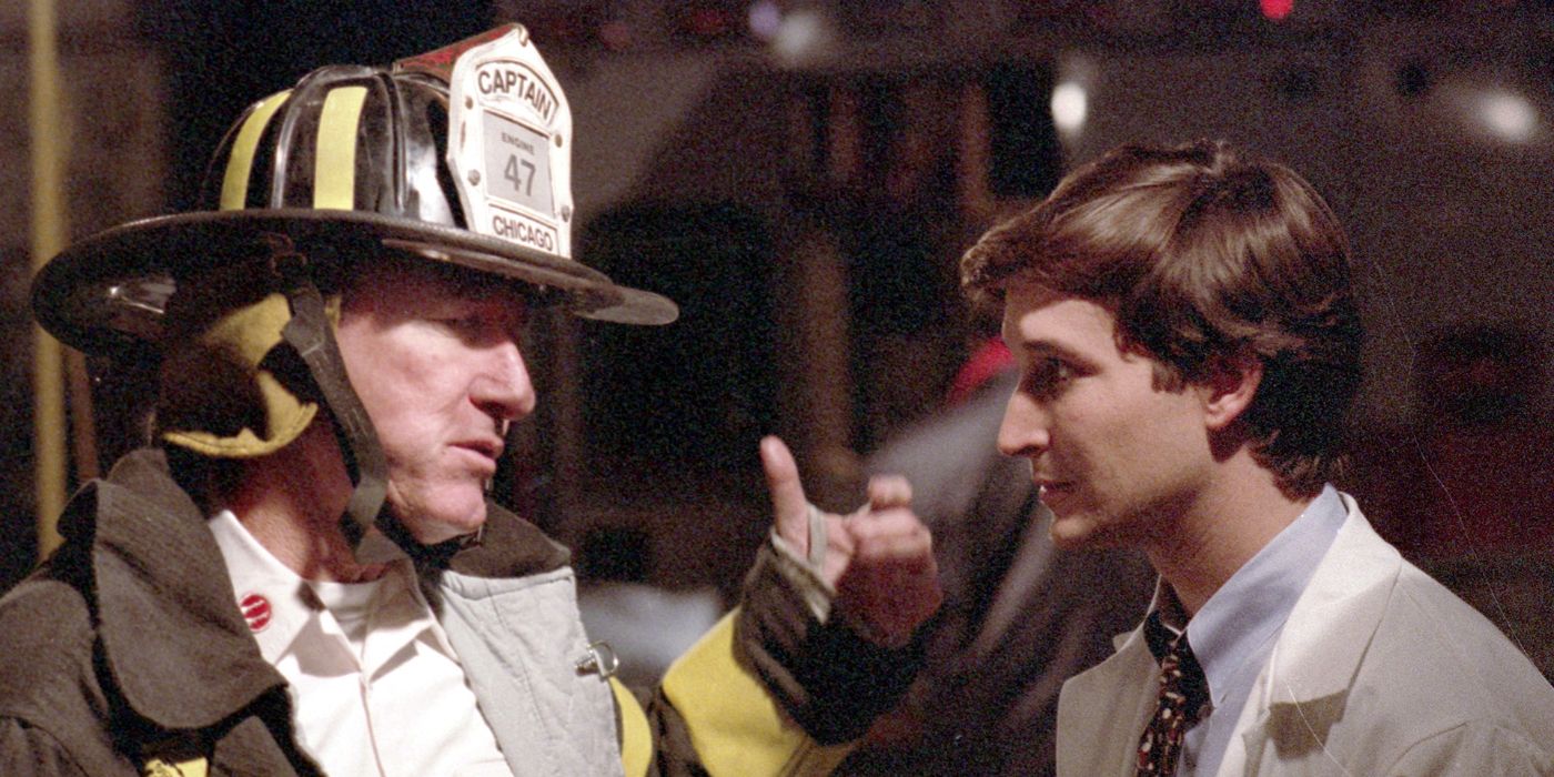 John Carter (Noah Wyle) talking to a firefighter in ER.