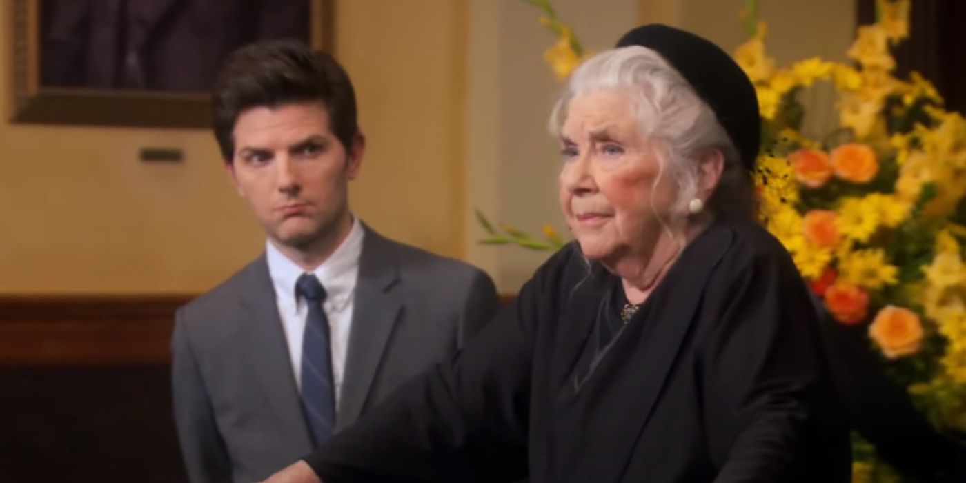 Helen Slayton-Hughes as Ethel Beavers giving a eulogy for the deceased mayor in Parks-and-Rec.