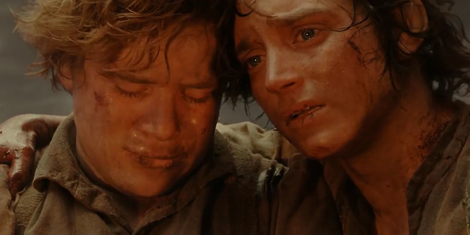 Frodo hugging Sam on Mount Doom in 'Lord of the Rings - Return of the King'.