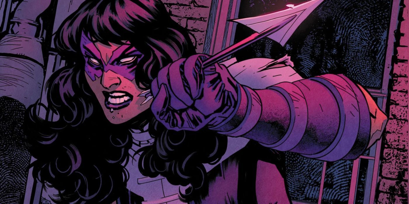 Huntress holding an arrow in DC Comics