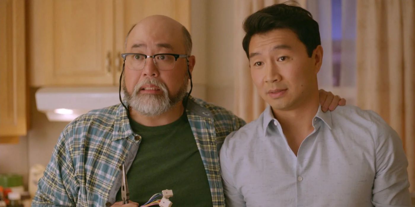 Paul Sun-Hyung Lee as Appa with his arm around Simu Liu as Jung&rsquo;s shoulders in Kim&rsquo;s Convenience.