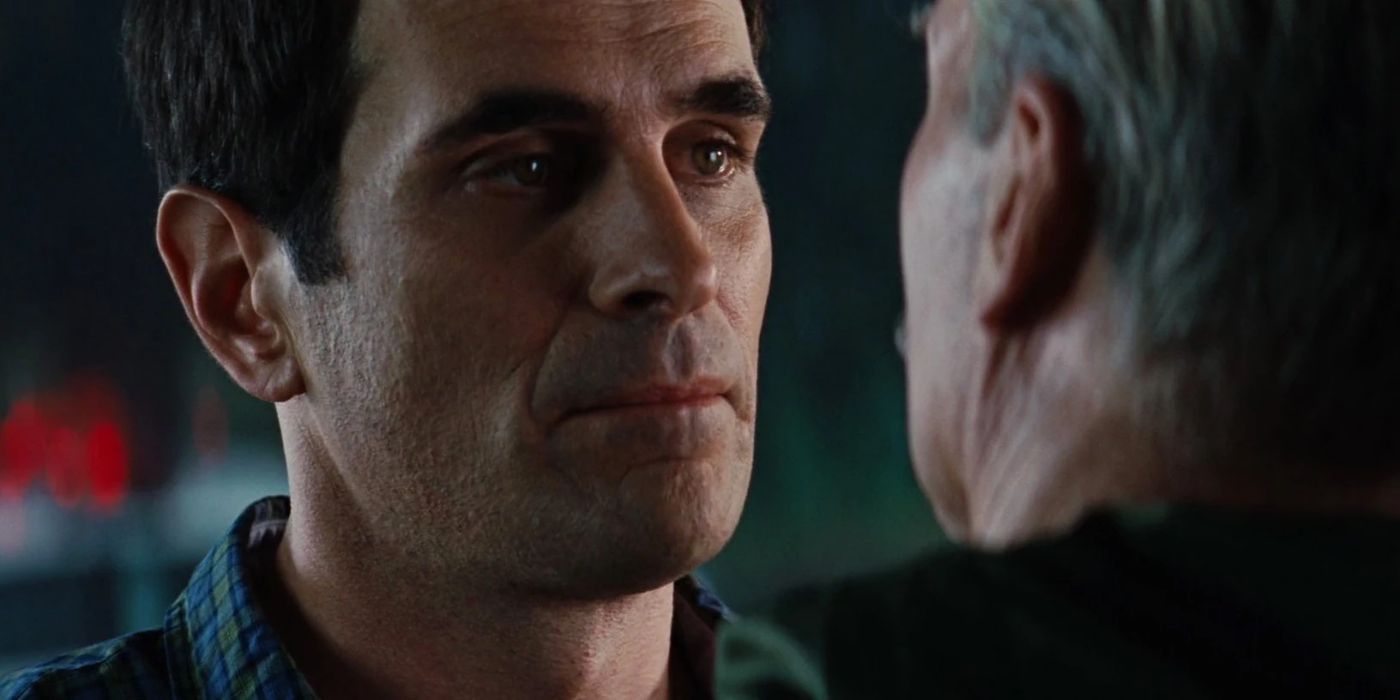 Ty Burrell as Leonard Samson talking to Thunderbolt Ross in The Incredible Hulk.
