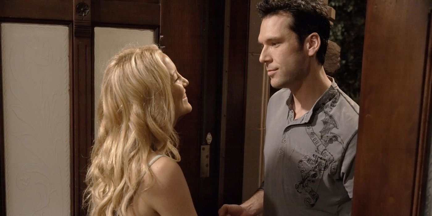 Kate Hudson smiling at Dane Cook in My Best Friend&rsquo;s Girl.