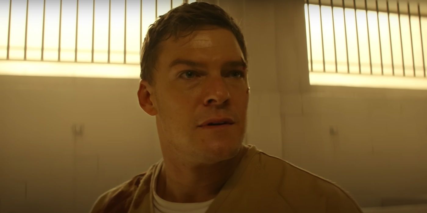 Reacher (Alan Ritchson) cornered in the prison bathroom in the Prison Bathroom Fight Scene in Season 1, Episode 1 of &lsquo;Reacher&rsquo;
