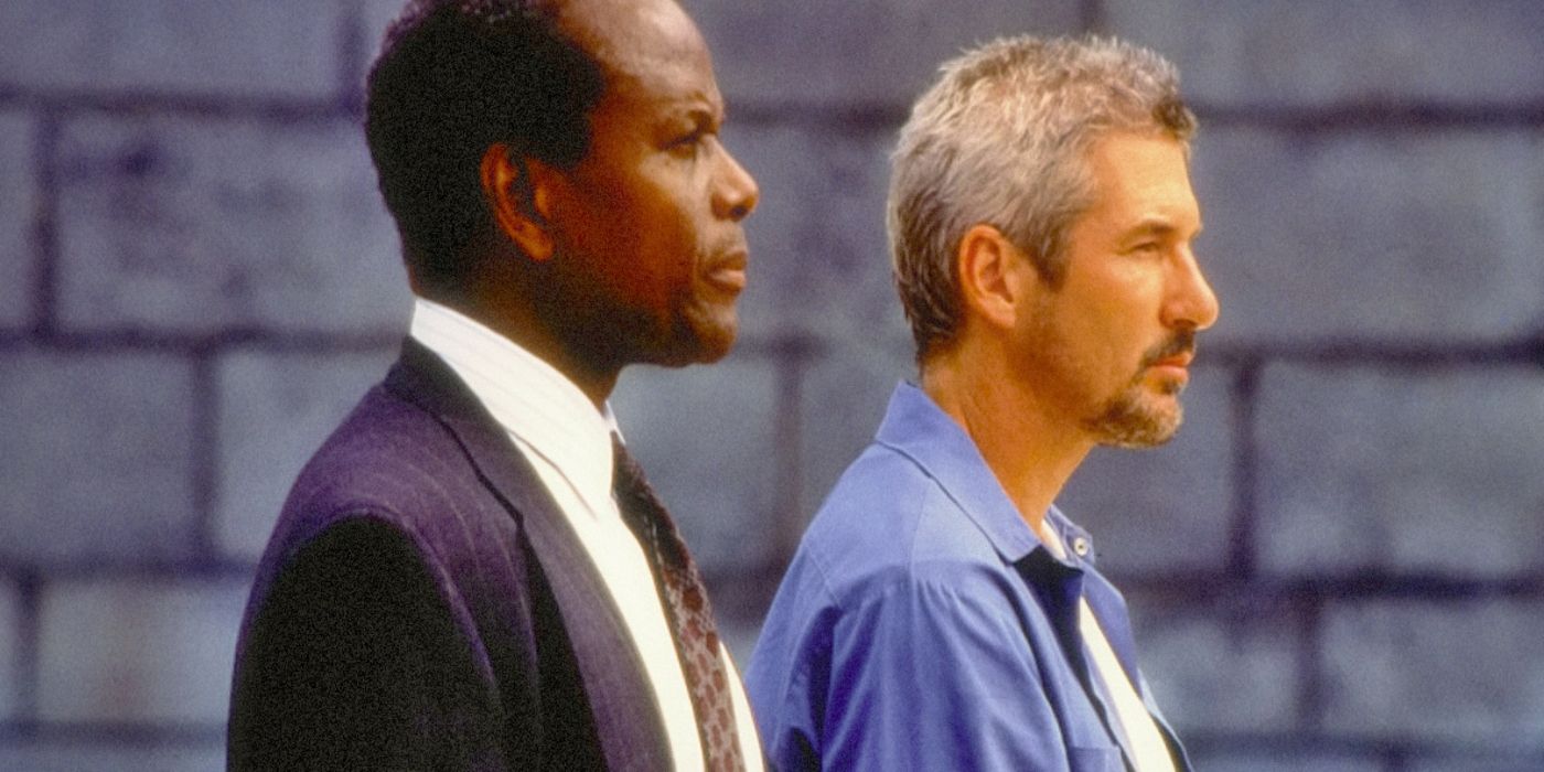Richard Gere as Declan walking and talking with Sidney Poitier as Carter in The Jackal.