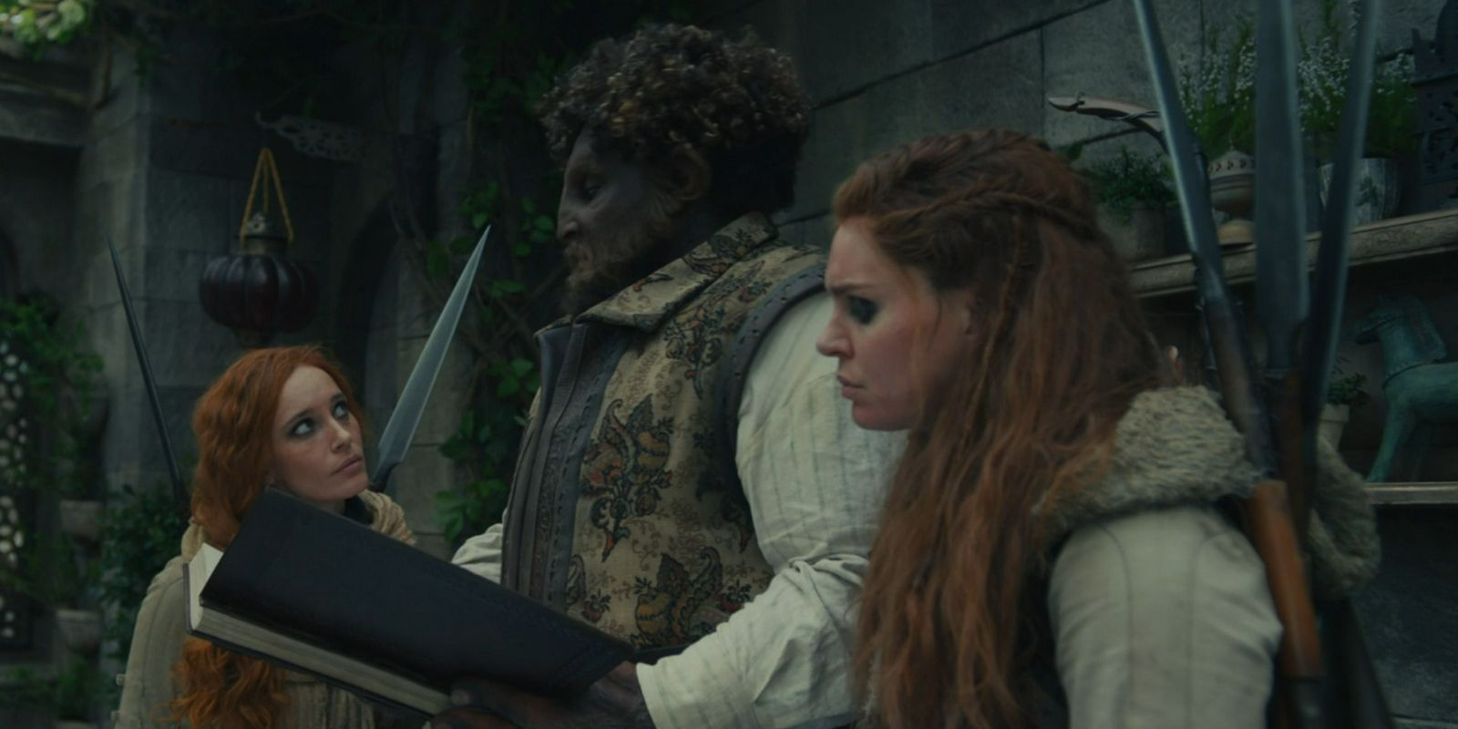 Loial (Hammed Animashaun), Bain (Ragga Ragnars), and Chiad (Maja Simonsen) in The Wheel of Time.
