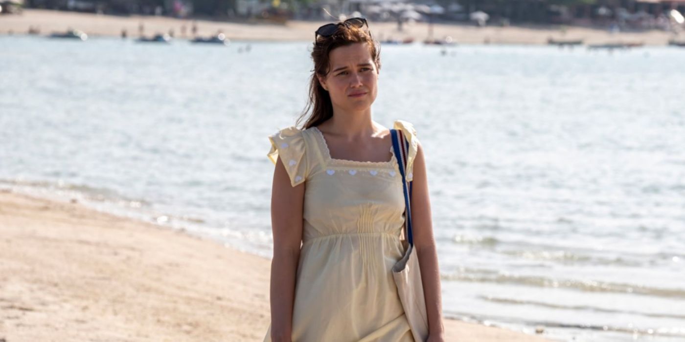 Sarah Catherine Hook as Piper in The White Lotus Season 3, Episode 8.