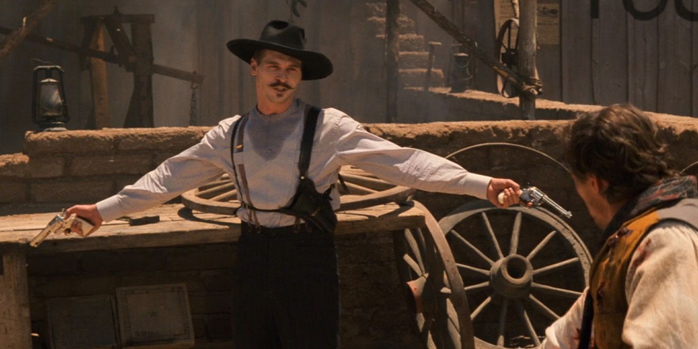 Doc Holliday (Val Kilmer) confronte Frank McLaury (Robert John Burke) dans «Tombstone»