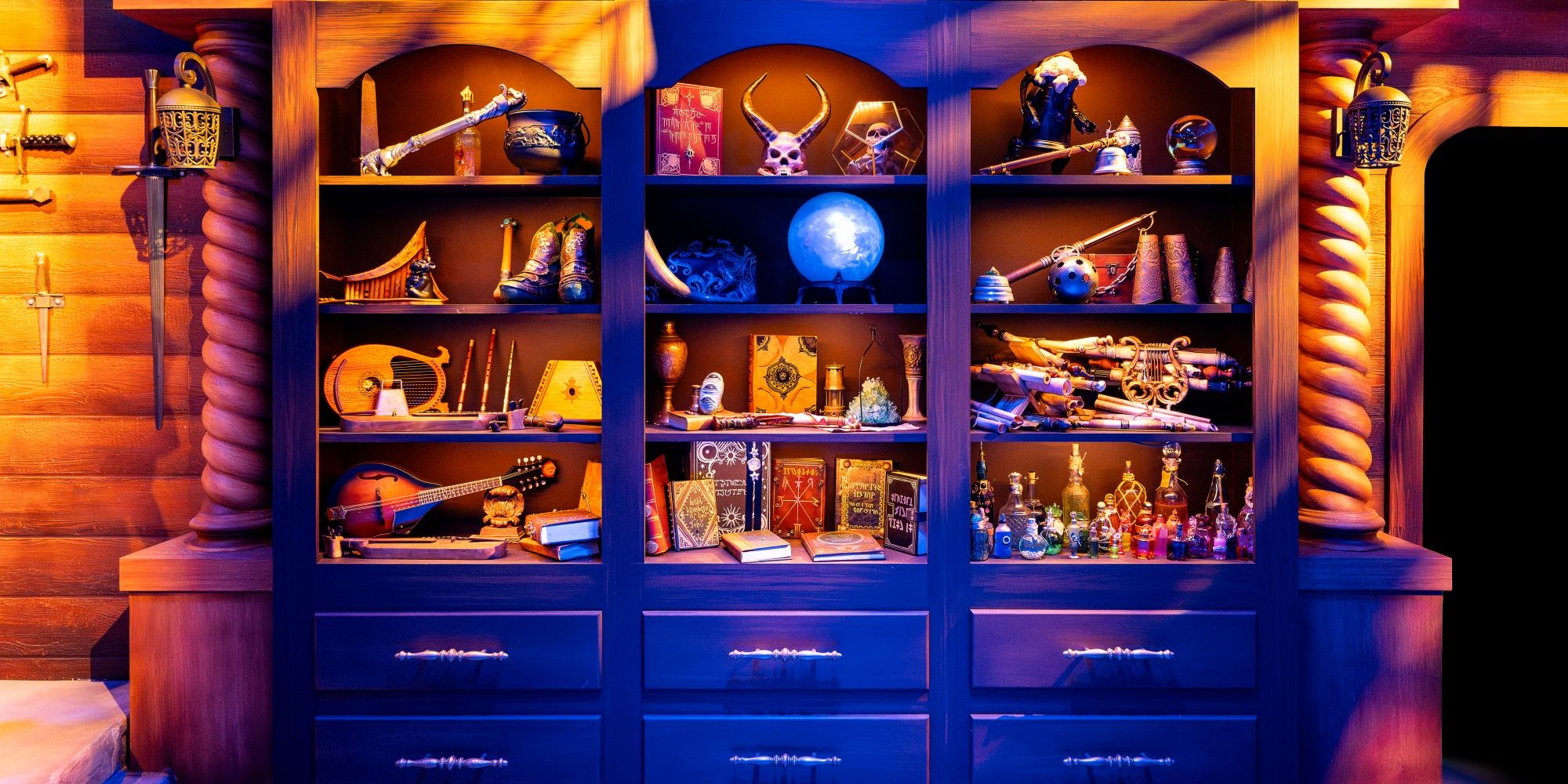 Inside the Dungeons &amp; Dragons: Secrets of Waterdeep experience at Universal Fan Fest Nights in Hollywood