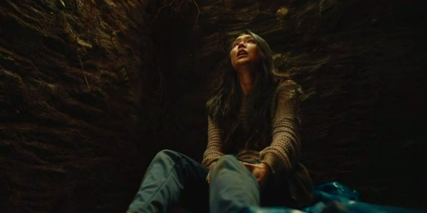 Mari falls in the pit in episode Dislocated in Yellowjackets