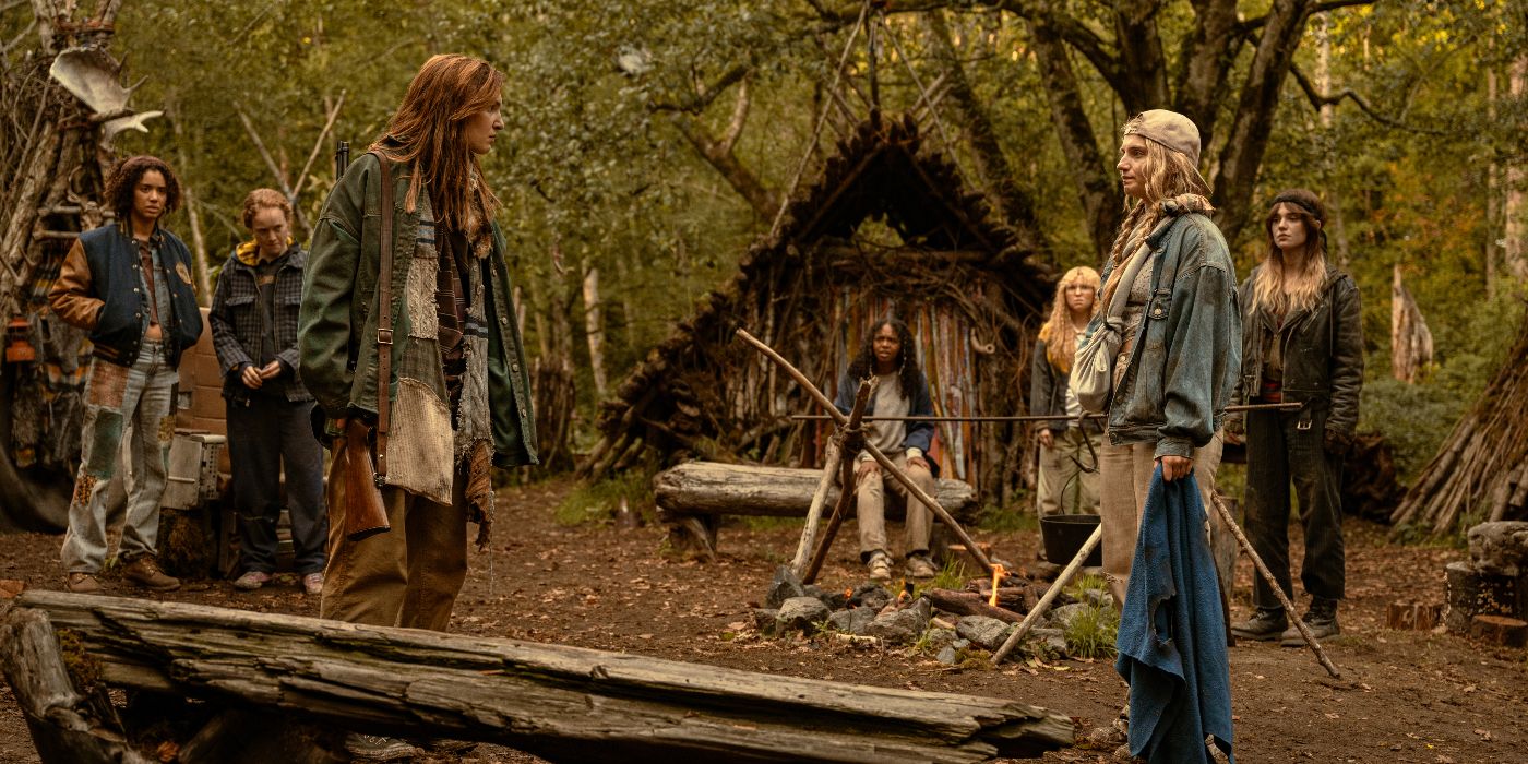 Sophie Nelisse and Jenna Burgess confronting each other
