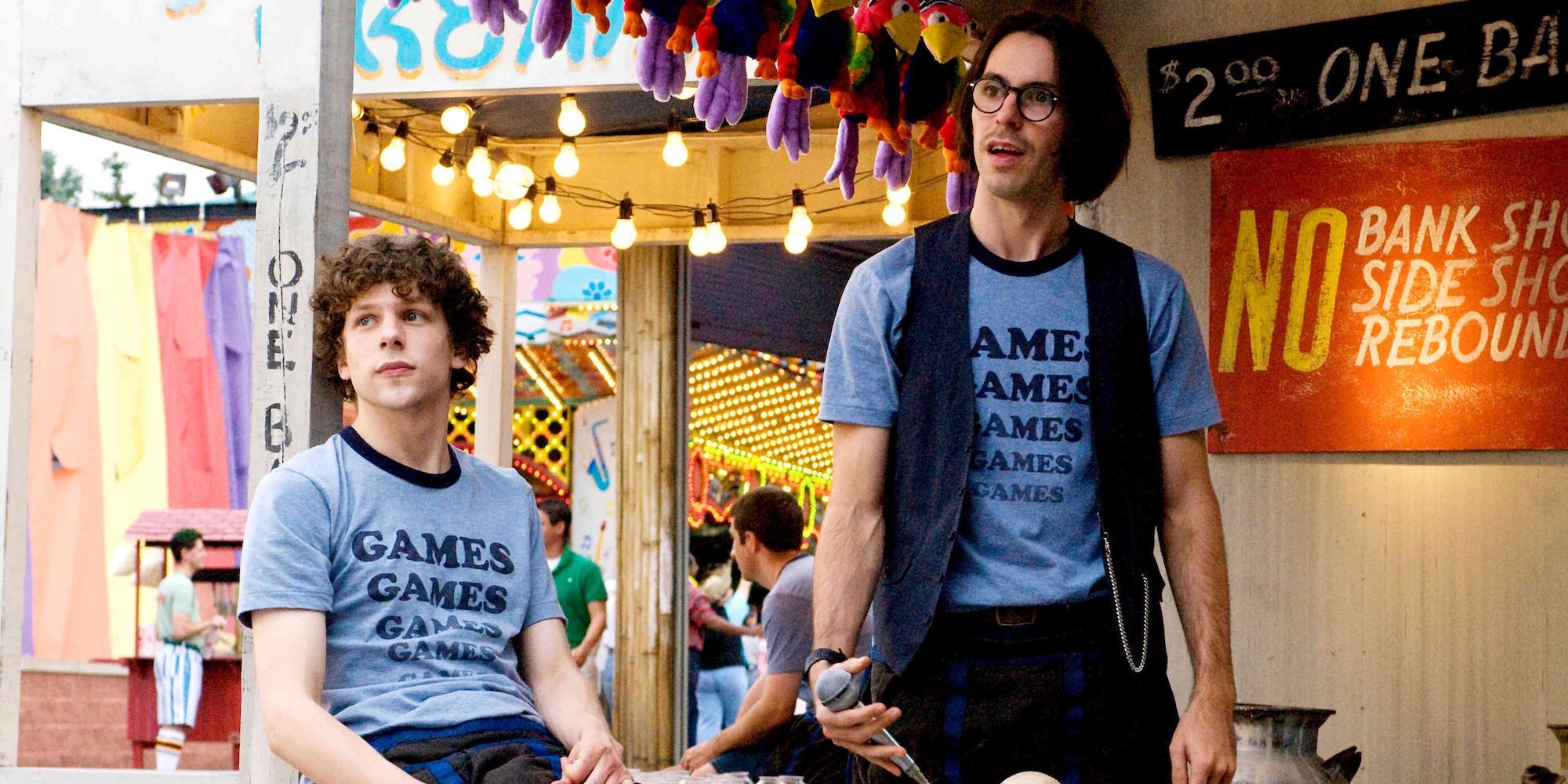 Jesse Eisenberg James Brennan ve Martin Starr, Adventureland'da Joel olarak