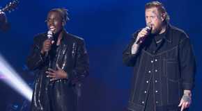 Jamal Roberts and Jelly Roll duet during the finale of 'American Idol' Season 23.
