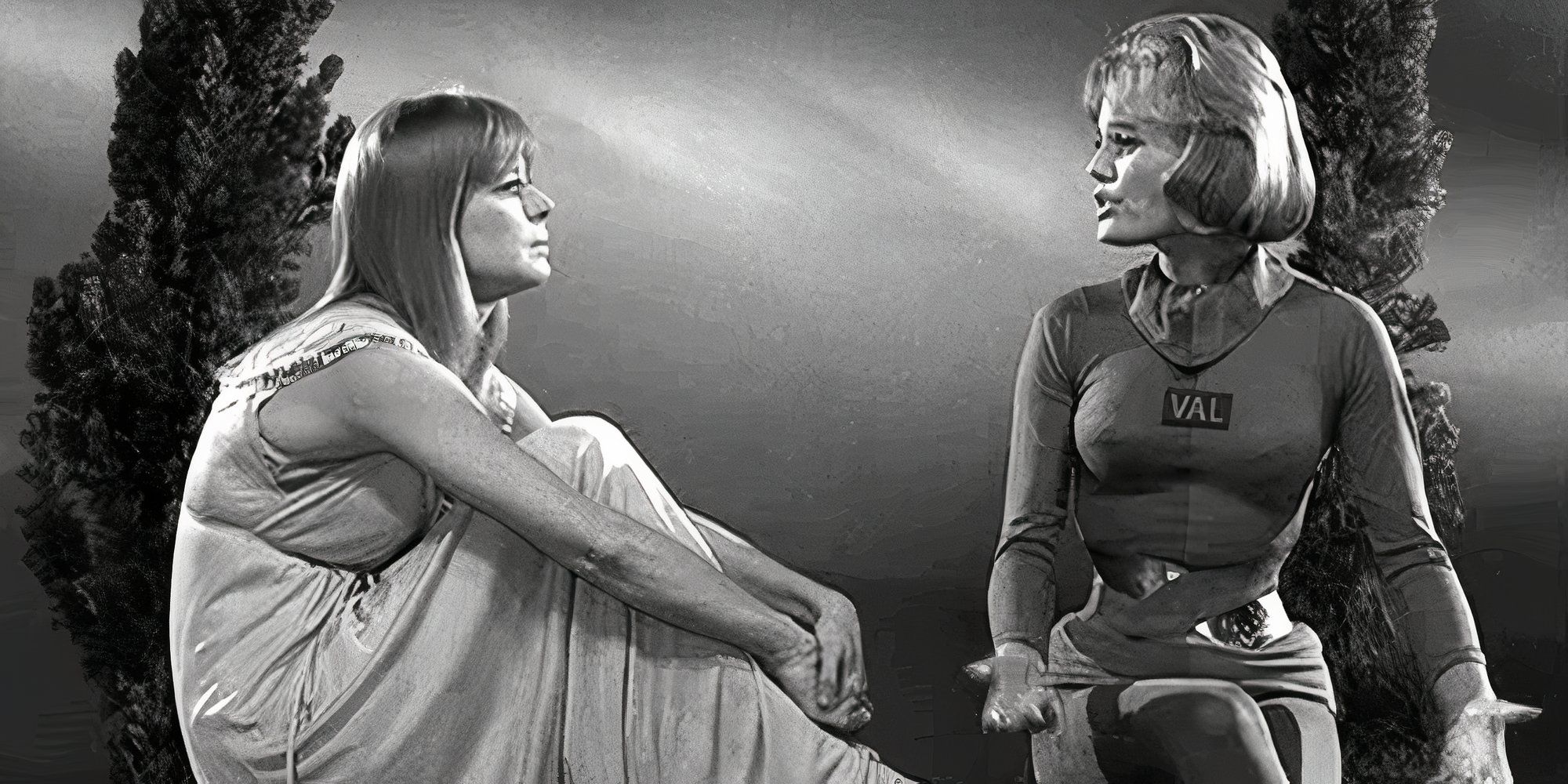 Collin Wilcox Paxton sitting next to Pamela Austin in The Twilight Zone episode Number 12 Looks Just Like You