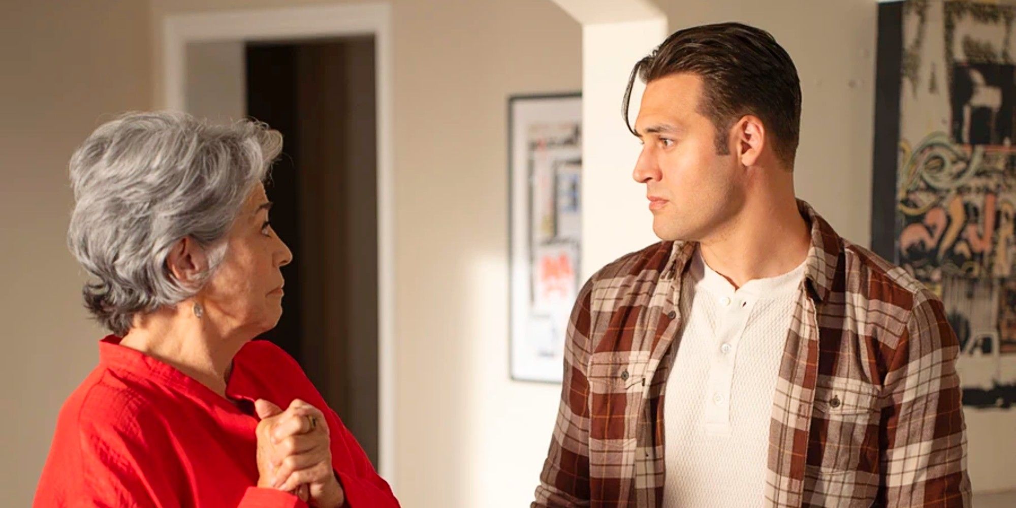 Eddie and Pepa Diaz having a conversation in the Season 8 finale of 9-1-1
