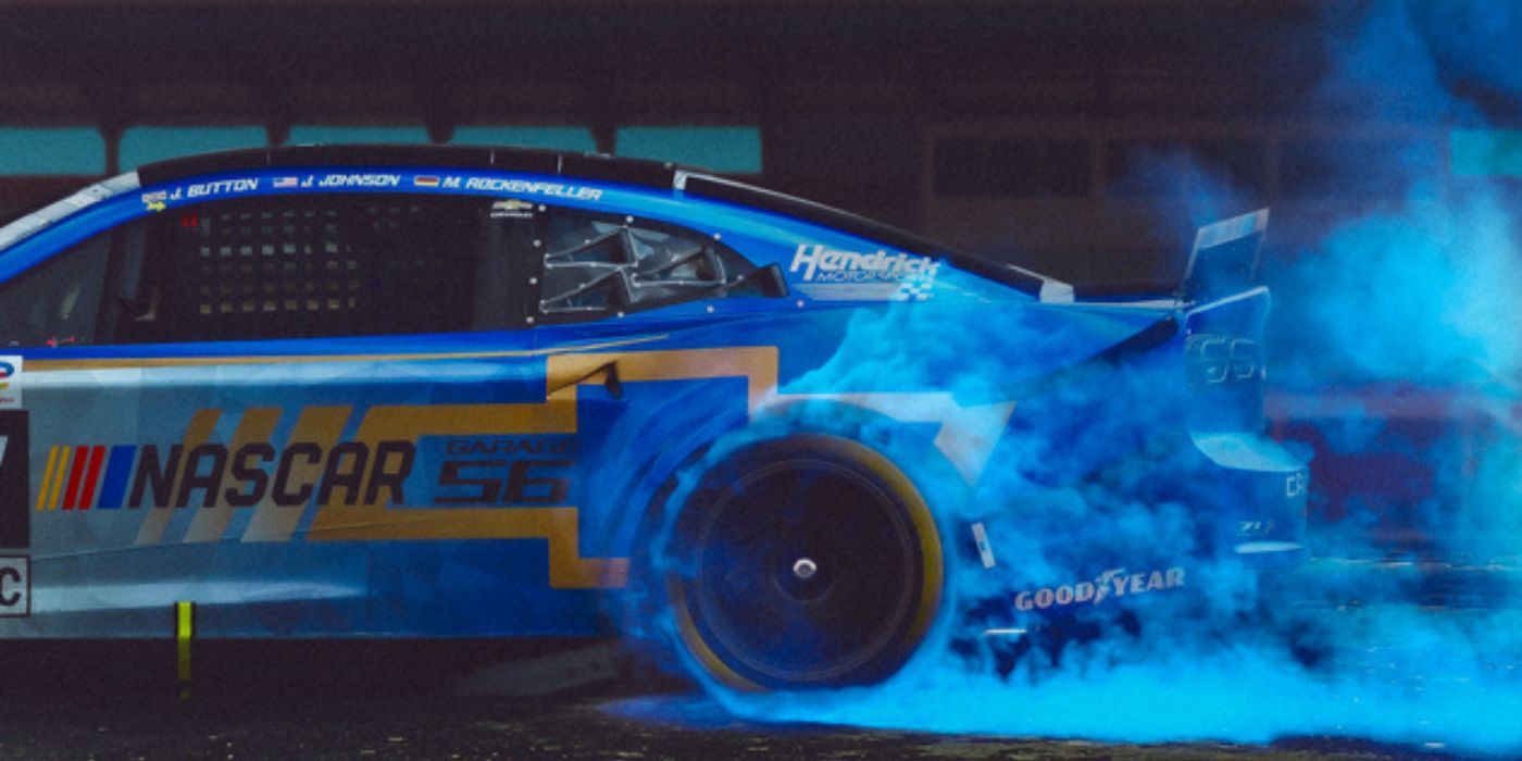 um fumaça azul emissora da NASCAR.