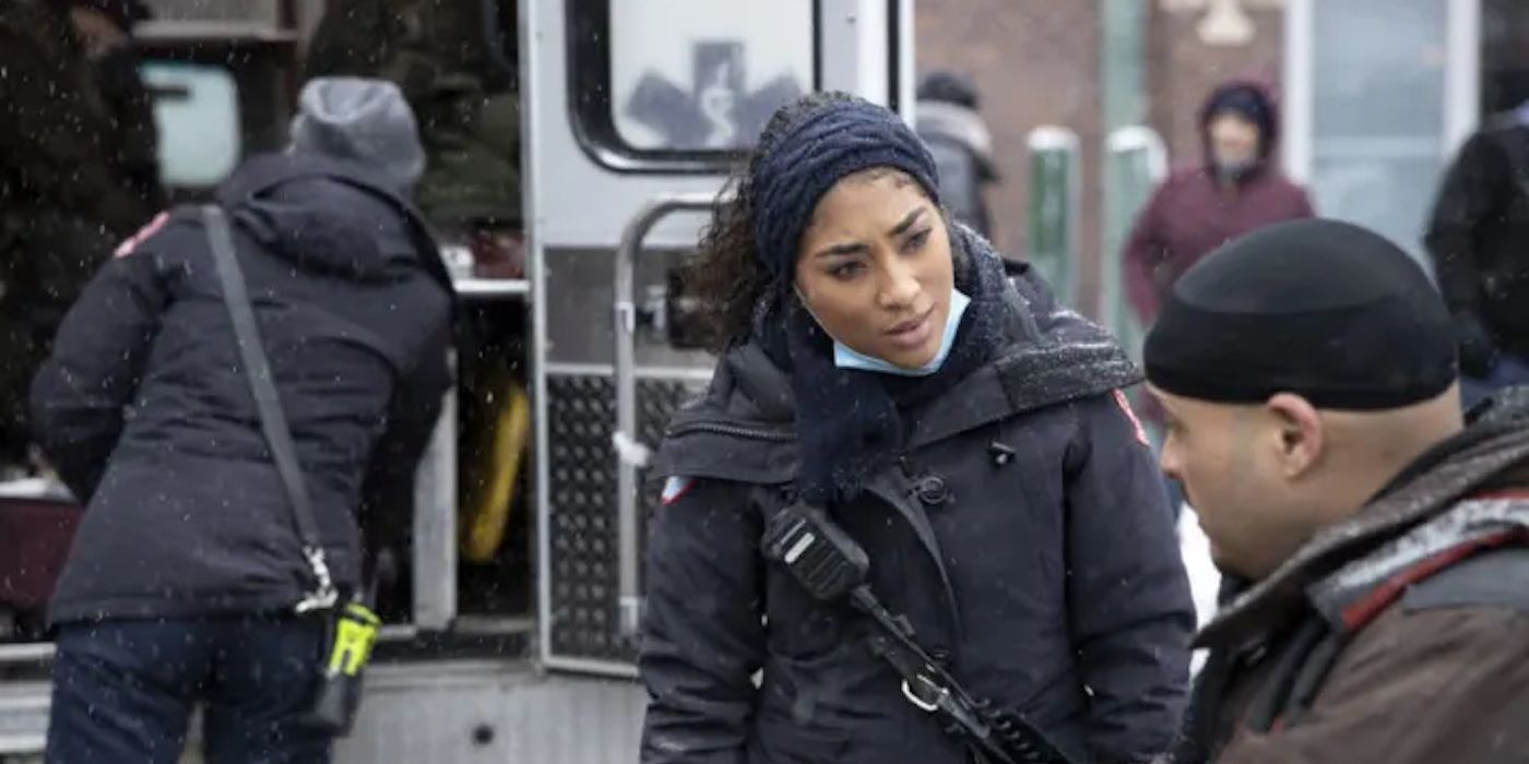 Gianna Mackey (Adriyan Rae) outside while it's snowing in Chicago Fire.
