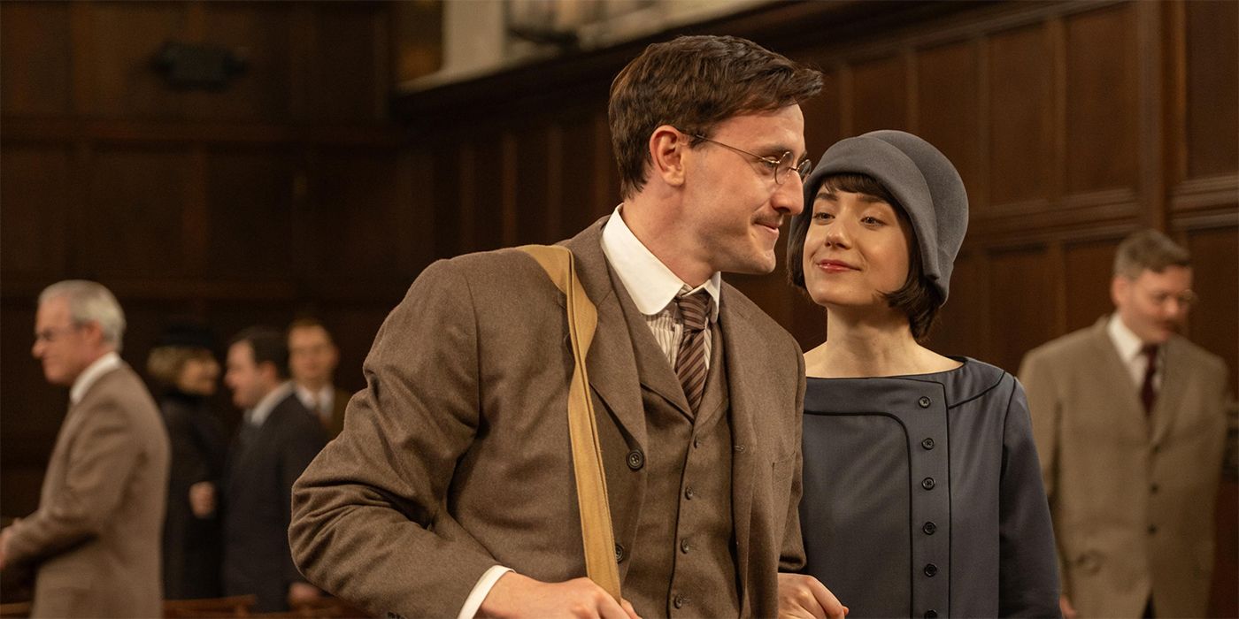Paul Mescal como Lionel com sua namorada Clarisse interpretada por Emma Canning na história do som