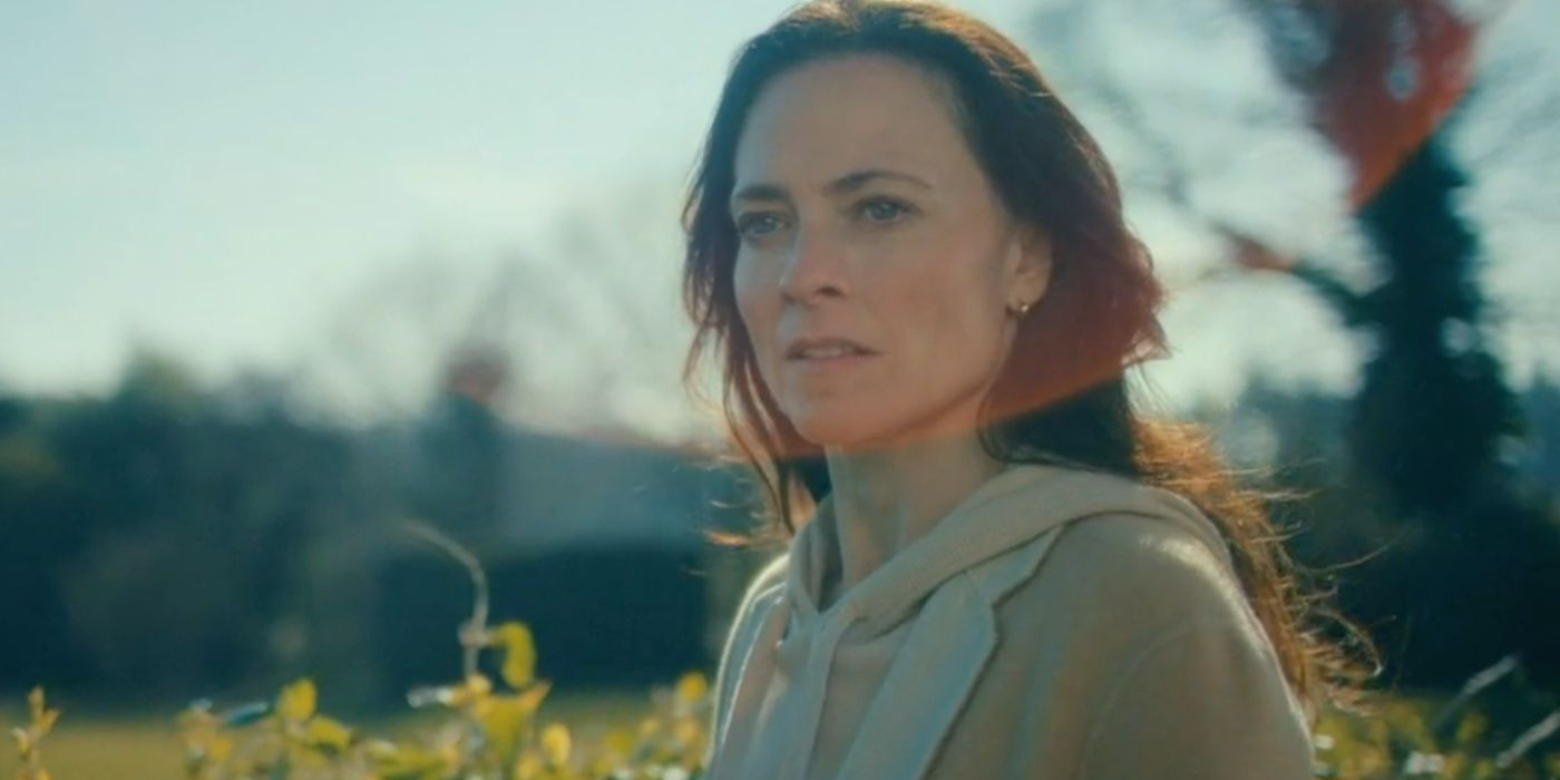 Laura Pulvey as Bella in MobLand
