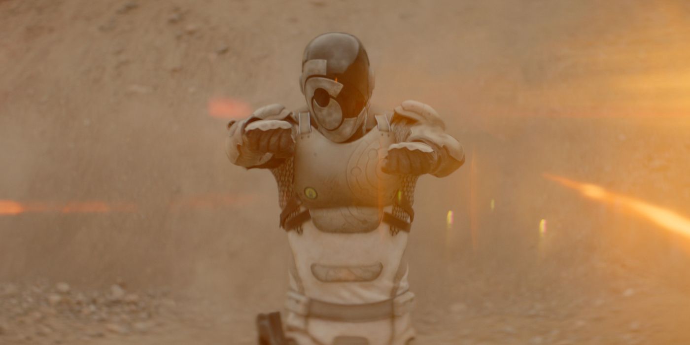 Alexander Skarsgård fighting in Murderbot