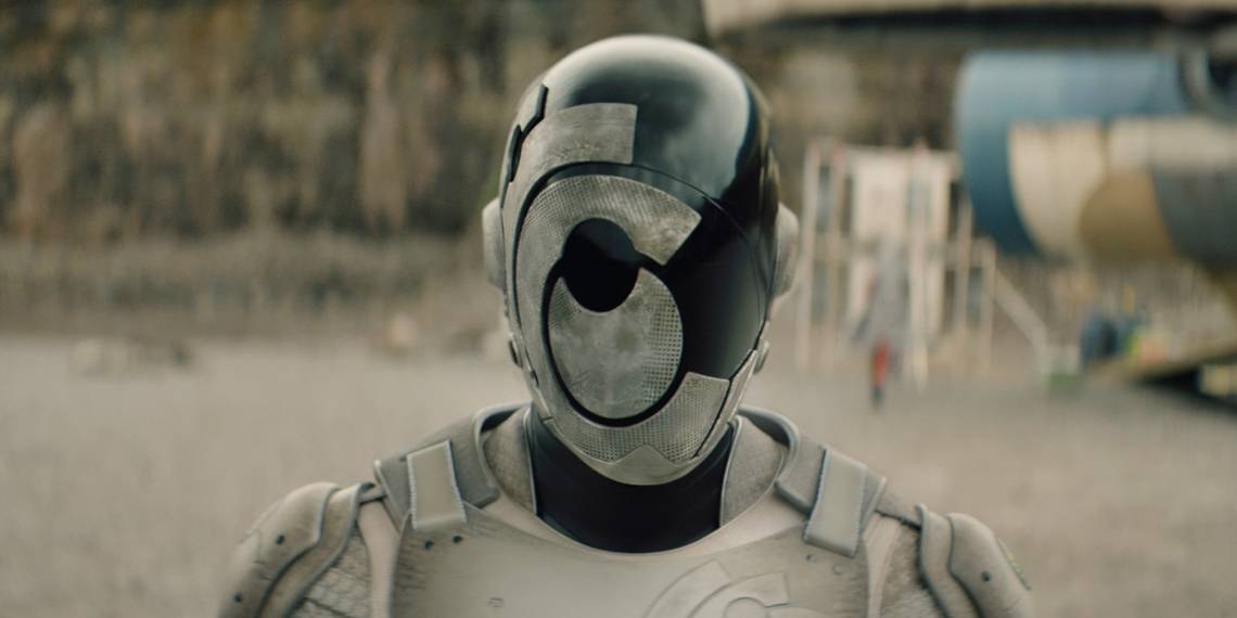 Alexander Skarsgård in Murderbot Episode 3
