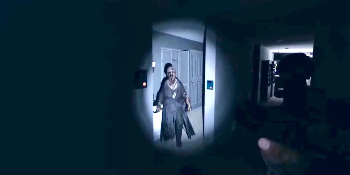 A zombie lit up by a flashlight in Phasmophobia