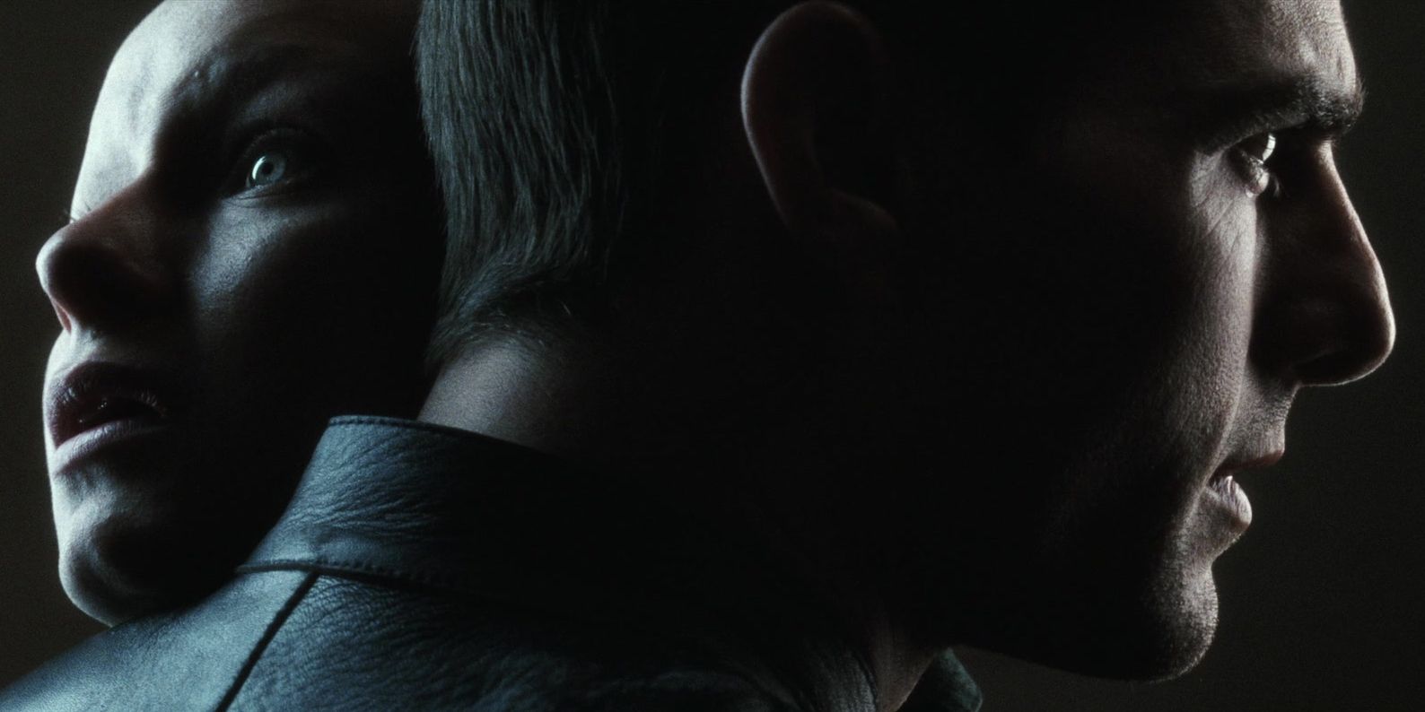 Tom Cruise protects Samantha Morton in Steven Spielberg's 'Minority Report'