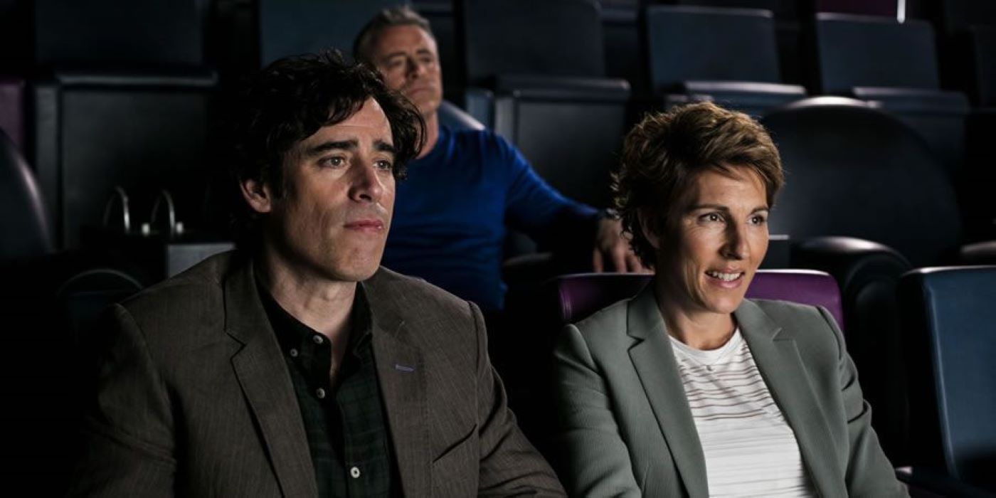 Stephen Mangan (Sean), Tamsin Greig (Beverly) e Matt LeBlanc em episódios.