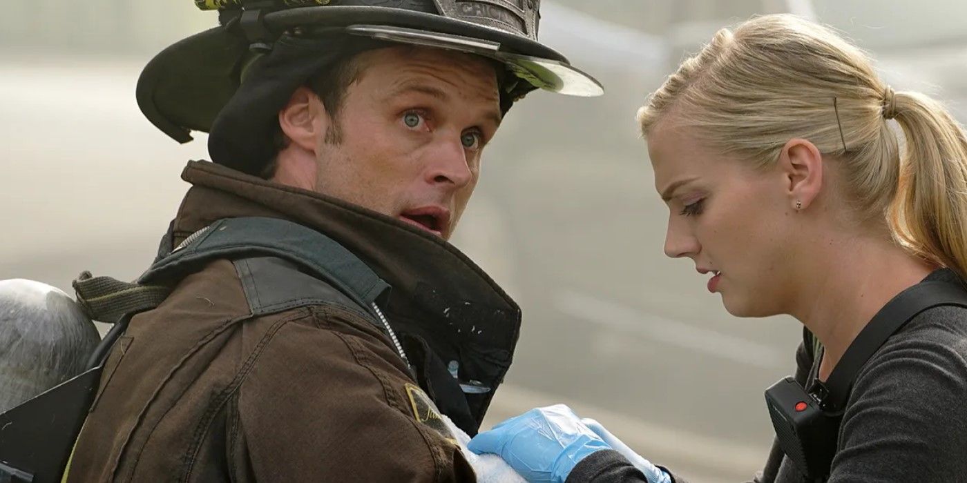Sylvie Brett (Kara Killmer) tends to Matt Casey (Jesse Soffer) on the scene in Chicago Fire.