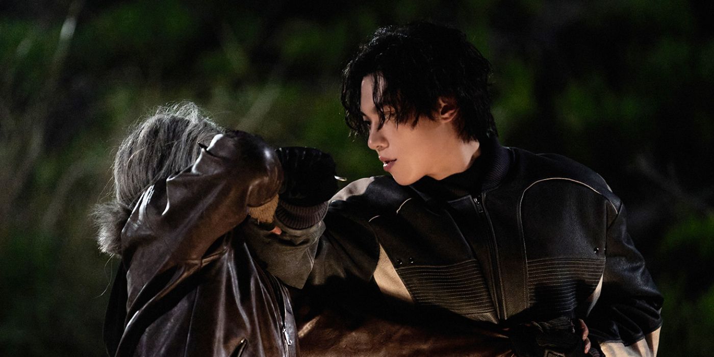 Kim Sung-cheol as Bullfight fighting Lee Hye-young as Hornclaw in The Old Woman With the Knife.