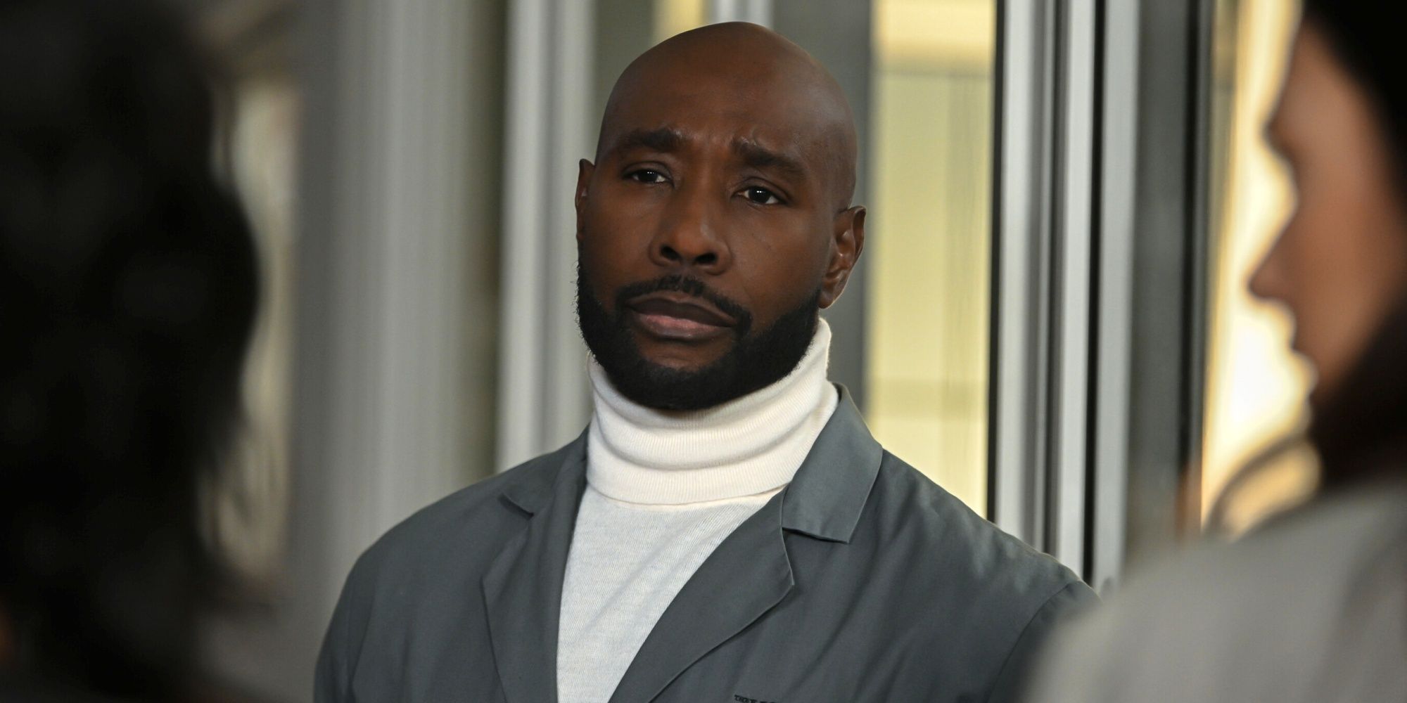 Robert Carlyle bo v drugi sezoni serije 'Watson' igral Sherlocka Holmesa