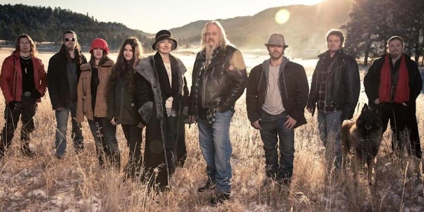 Alaskan Bush People cast poses for a photo