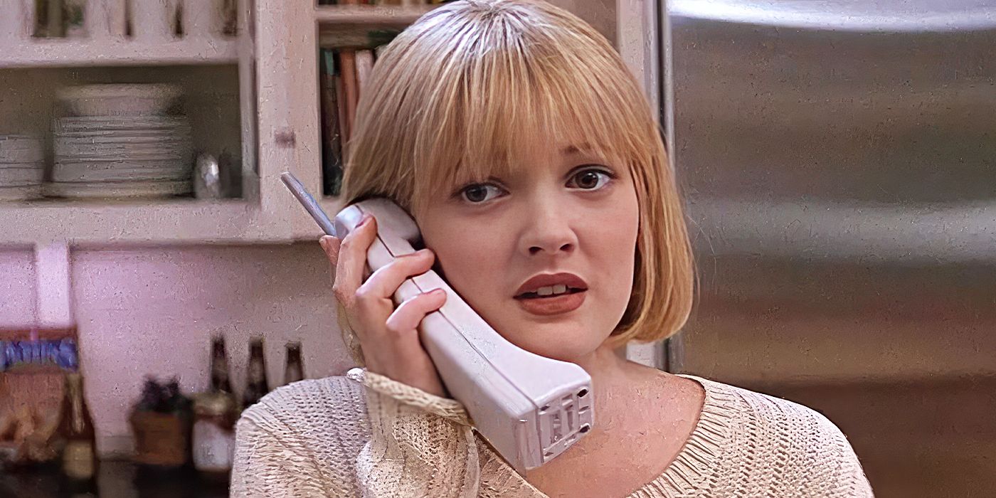 Casey Becker parecendo assustado enquanto estava no telefone grito
