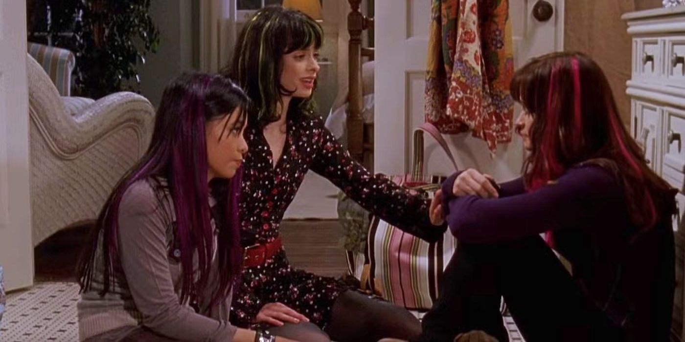 Lucy (Krysten Ritter) and Olivia (Michelle Ongkingco) comfort Rory (Alexis Bledel) in Gilmore Girls "French Twist"