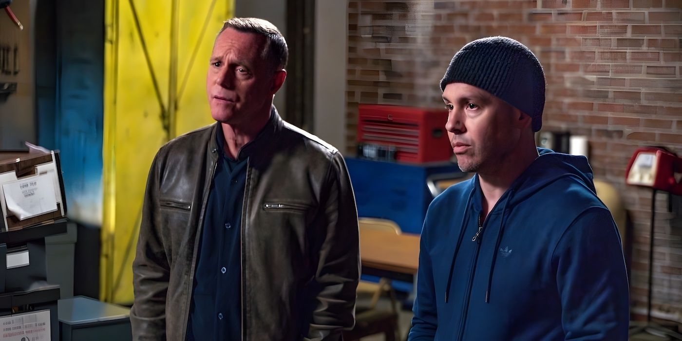 Hank Voight (Jason Beghe) and Antonio Dawson (Jon Seda) standing together in Chicago P.D.'s "Reckoning."