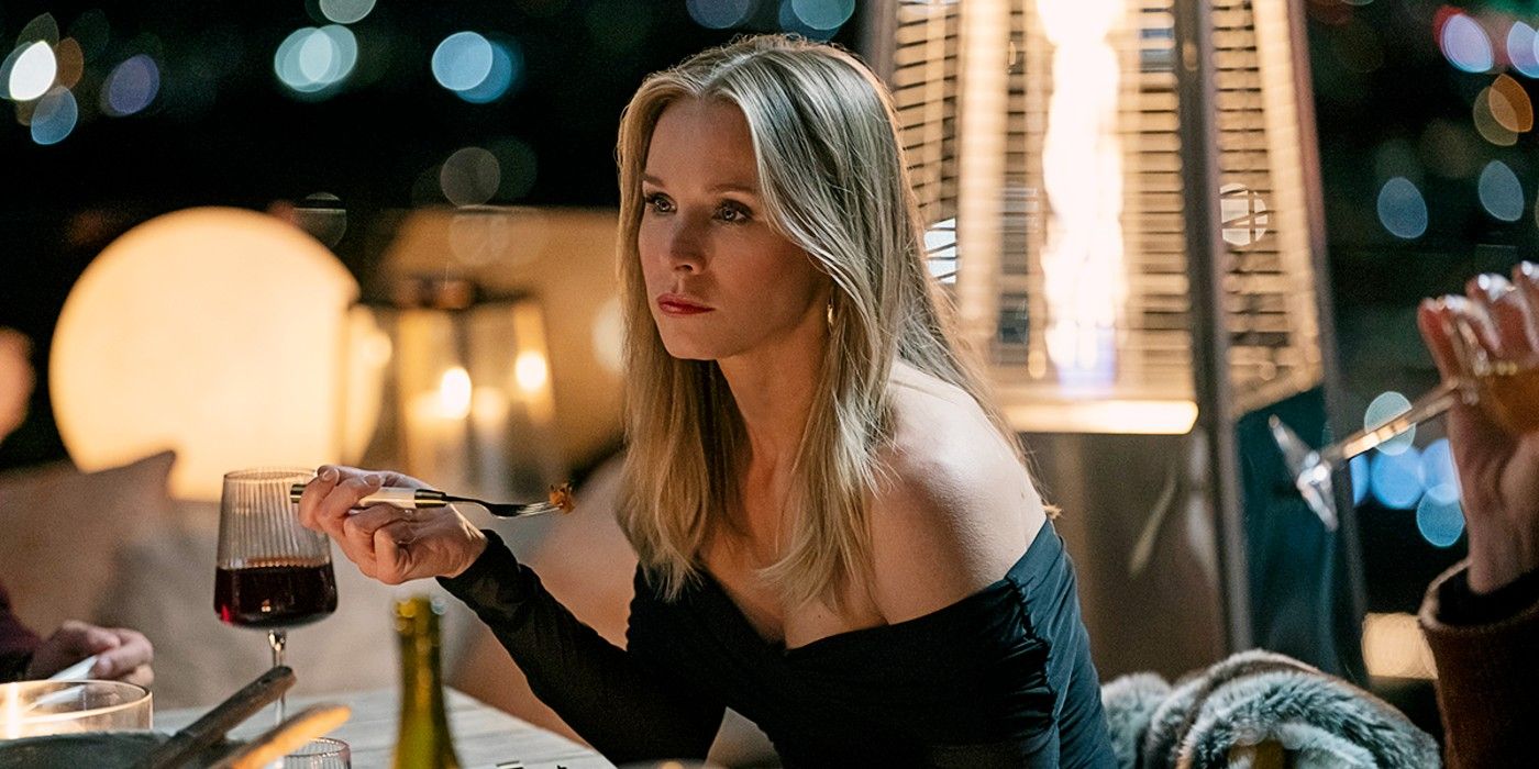 Kristen Bell as Joanne eating at a restaurant in Nobody Wants This Season 1.