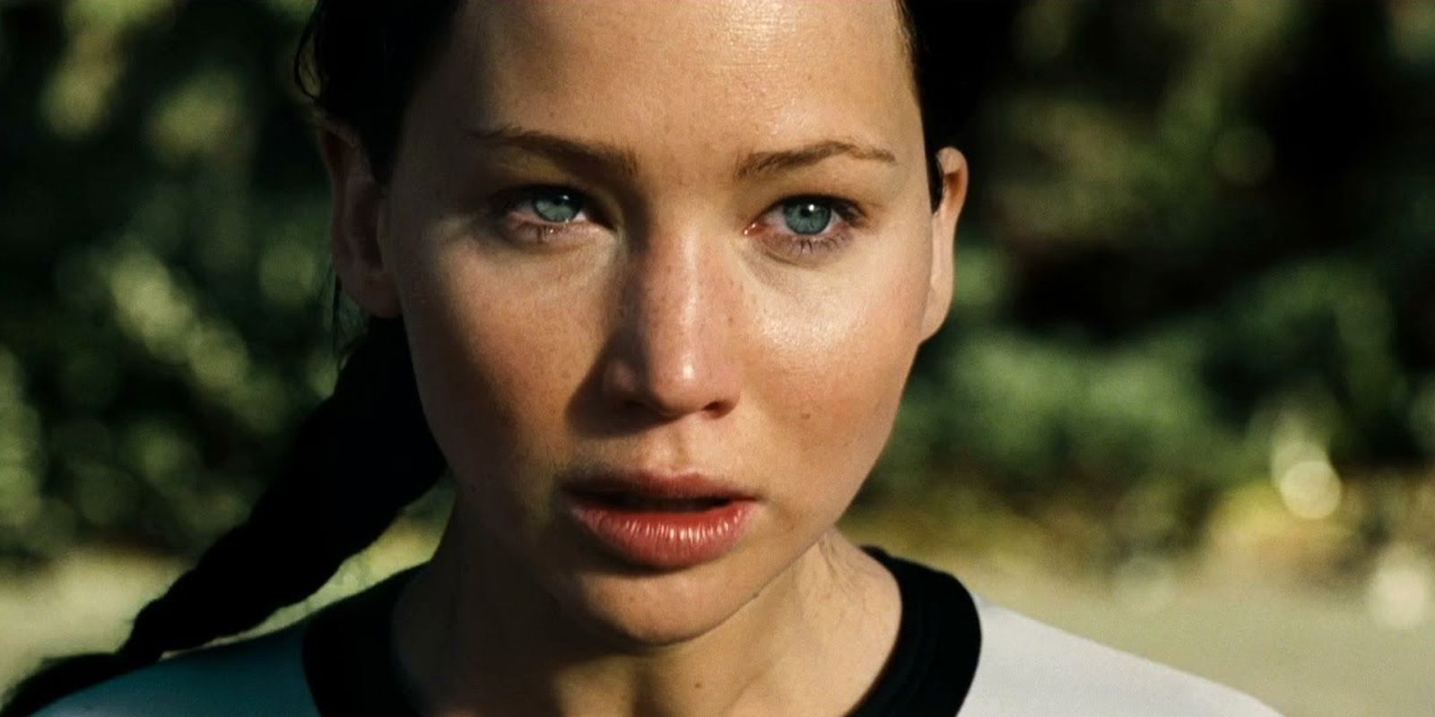 Close Up of Katniss '(Jennifer Lawrence) enfrenta com medo nos Jogos Vorazes: Catching Fire